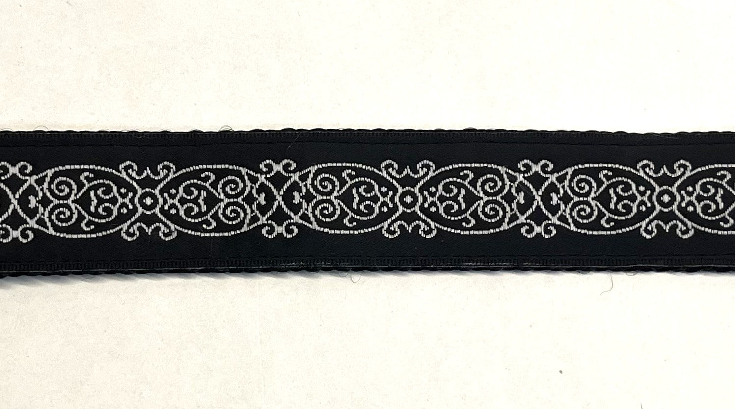 Black with Silver Oval Design Chain Martingale Collar 1in