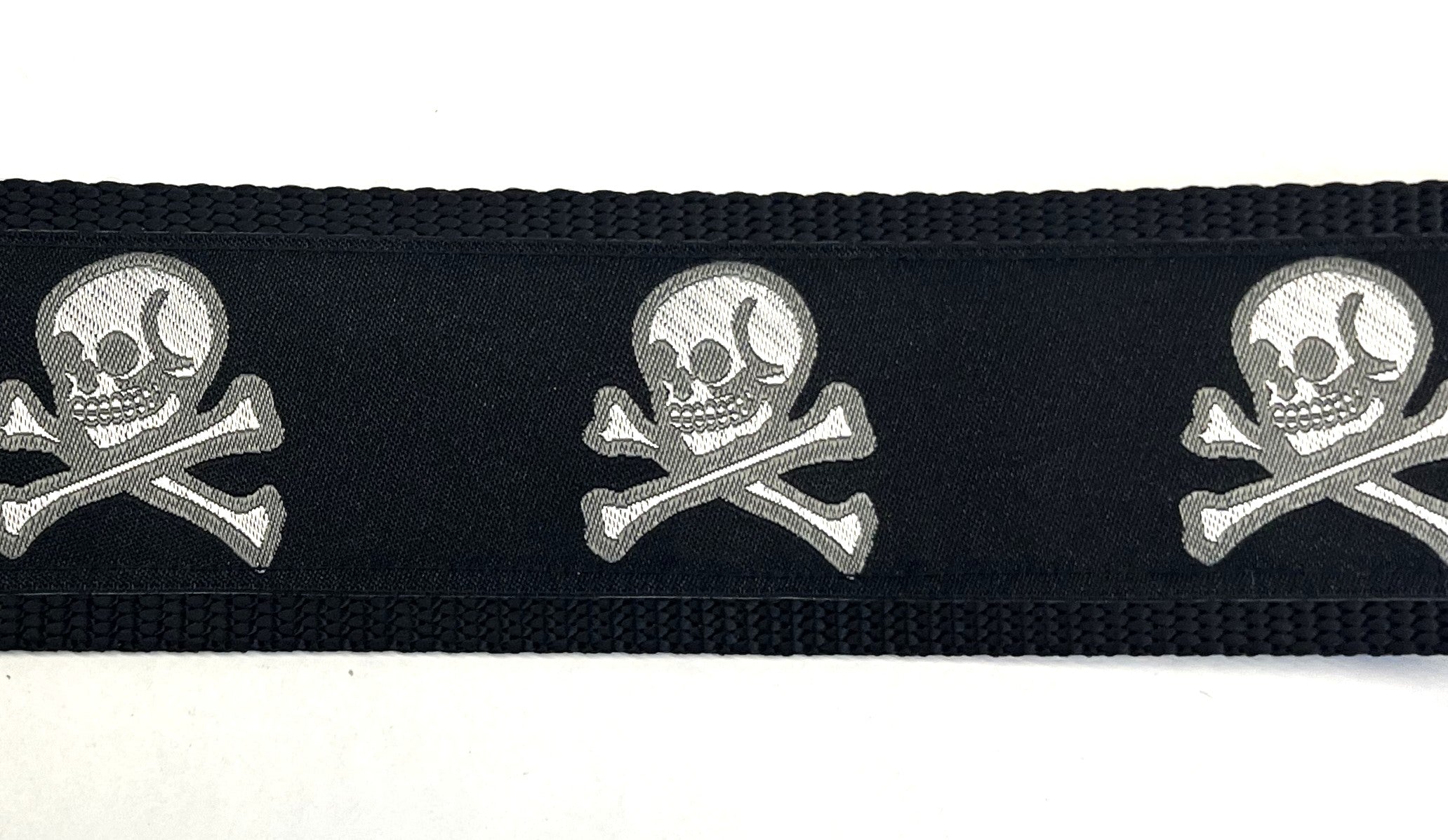 Black with Skull and Crossbones Dog Collar 2in
