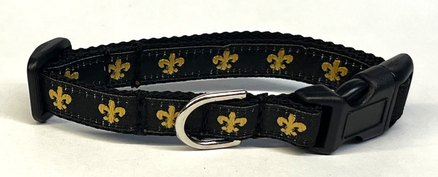 Black with Gold Fleur de Lis Dog Collar 1/2