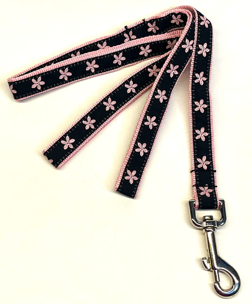 Black with Light Pink Flowers Dog Leash 3/4