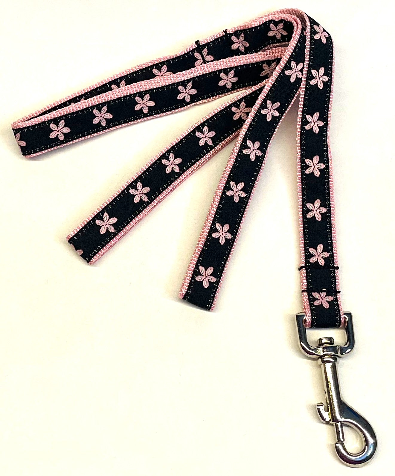Black with Light Pink Flowers Dog Leash 3/4