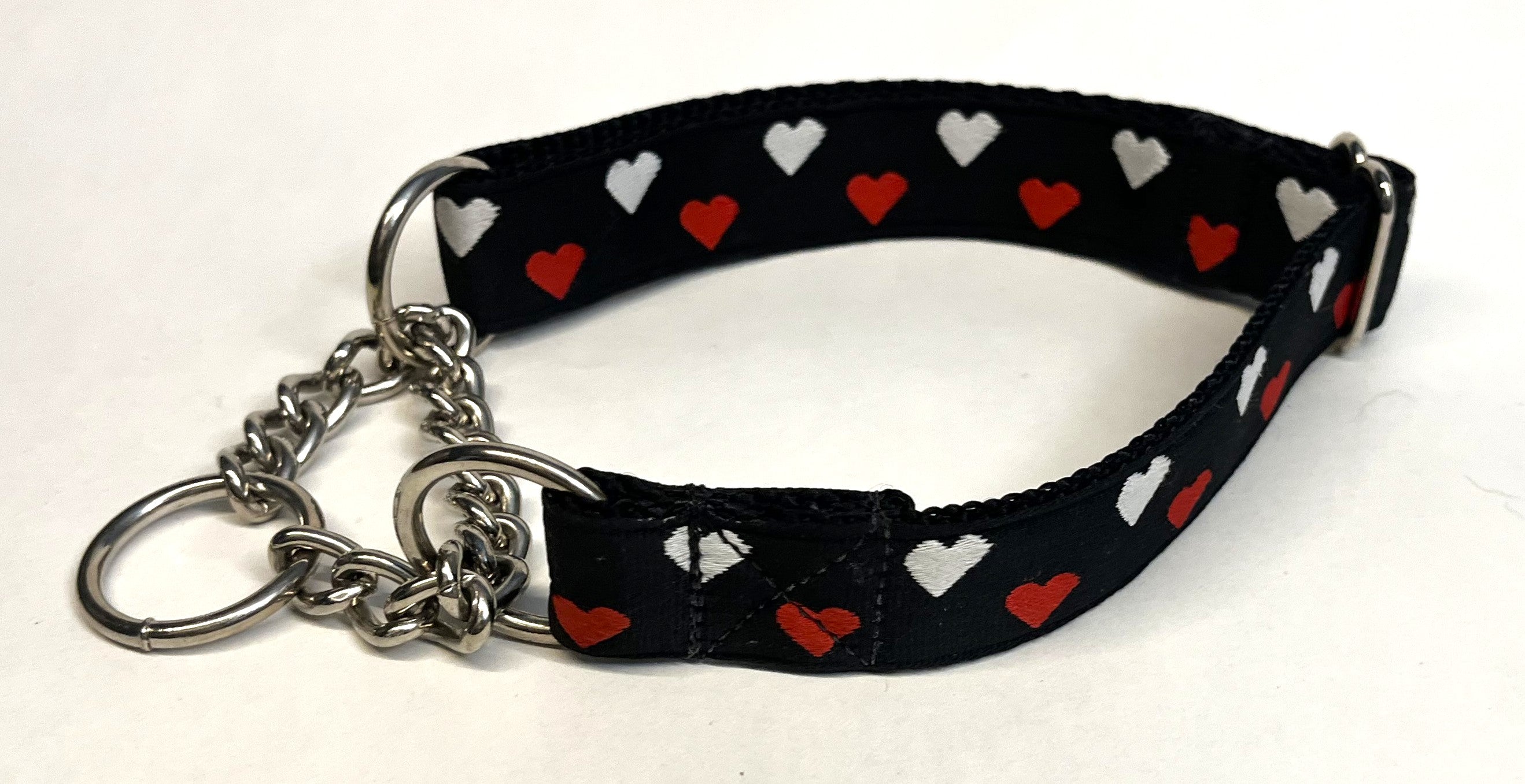 Black with Red and White Hearts Chain Martingale Collar 1in
