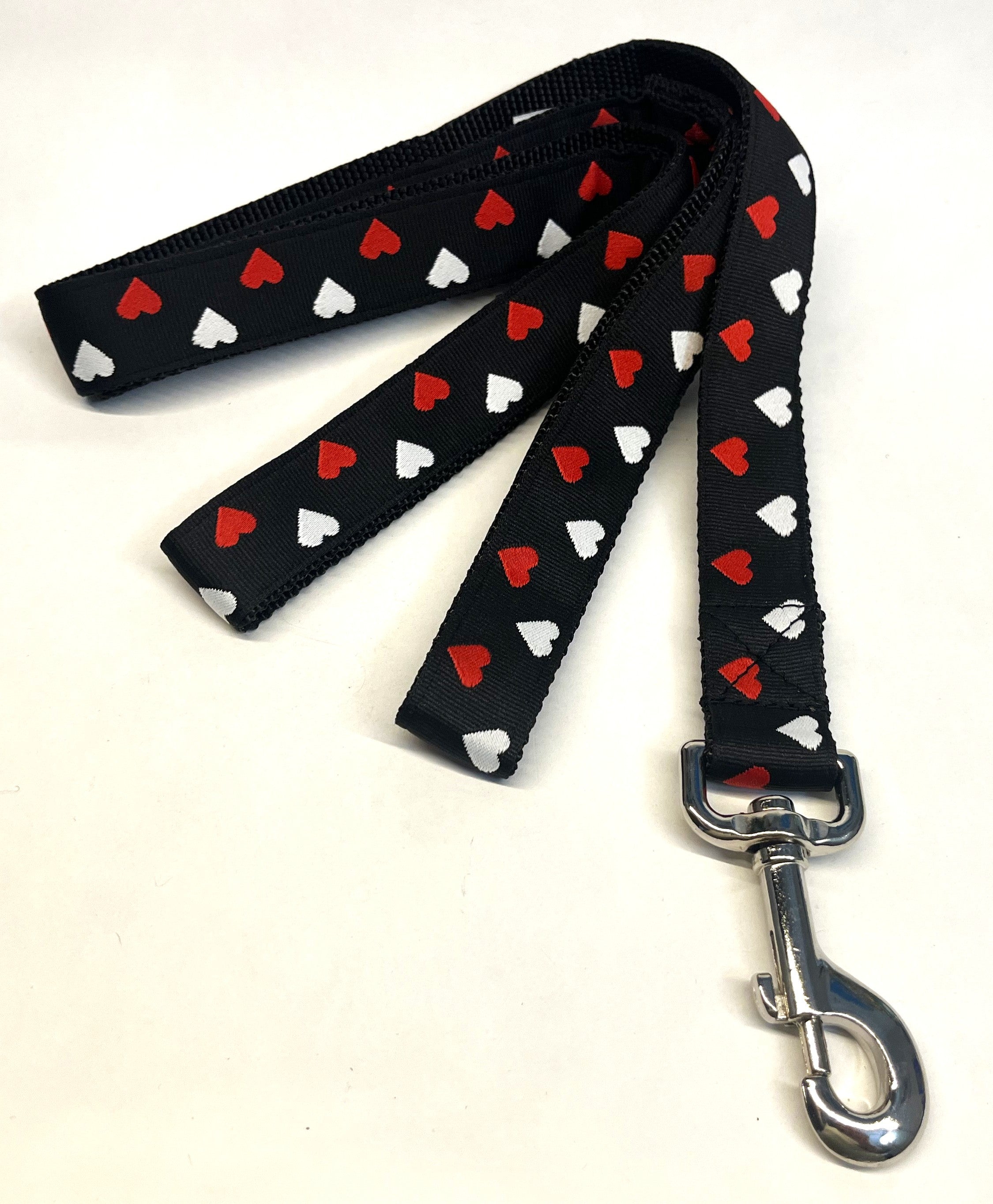 Black with Red and White Hearts Dog Leash 1in