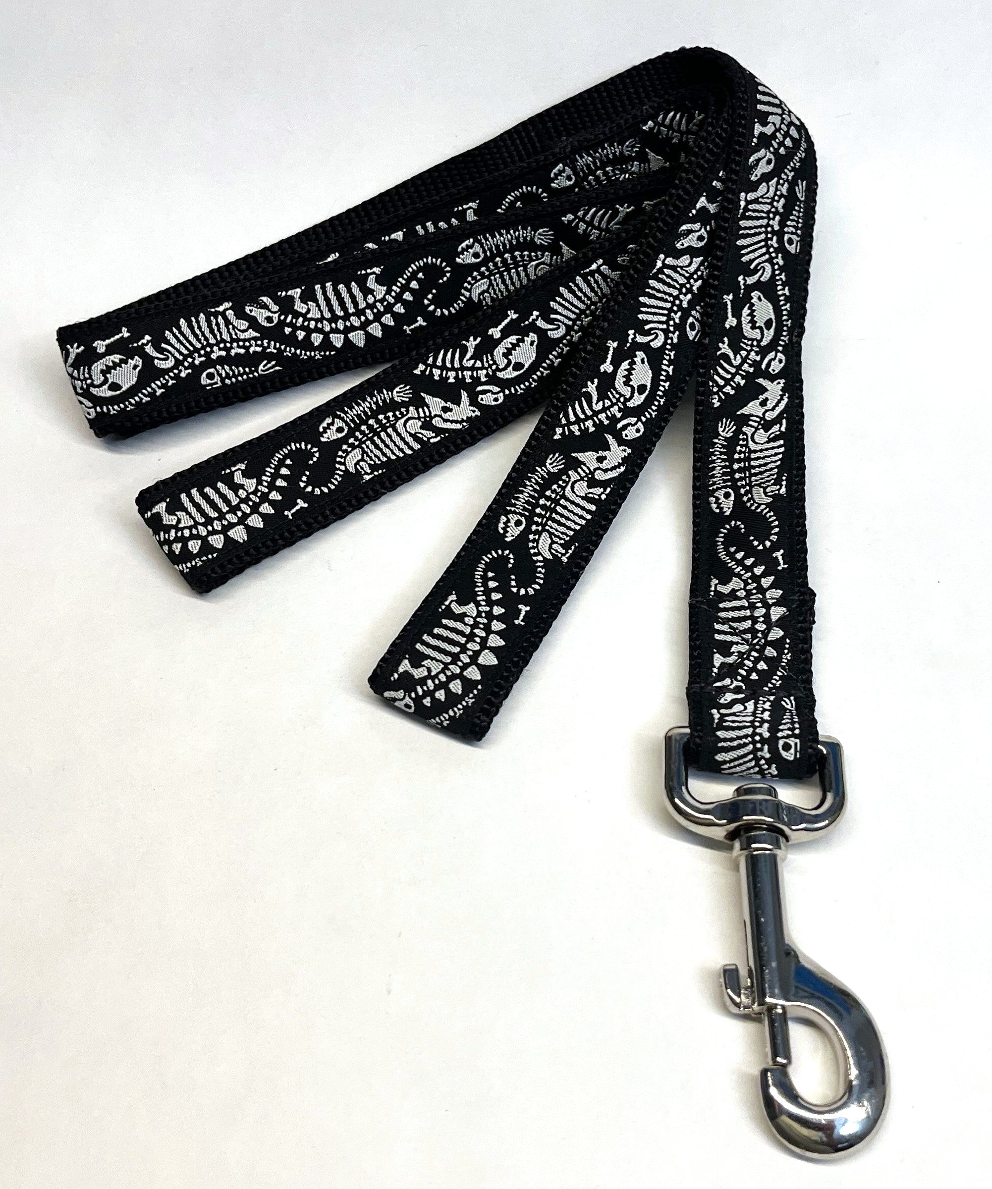 Black with Silver Dinosaur Bones Dog Leash 1in
