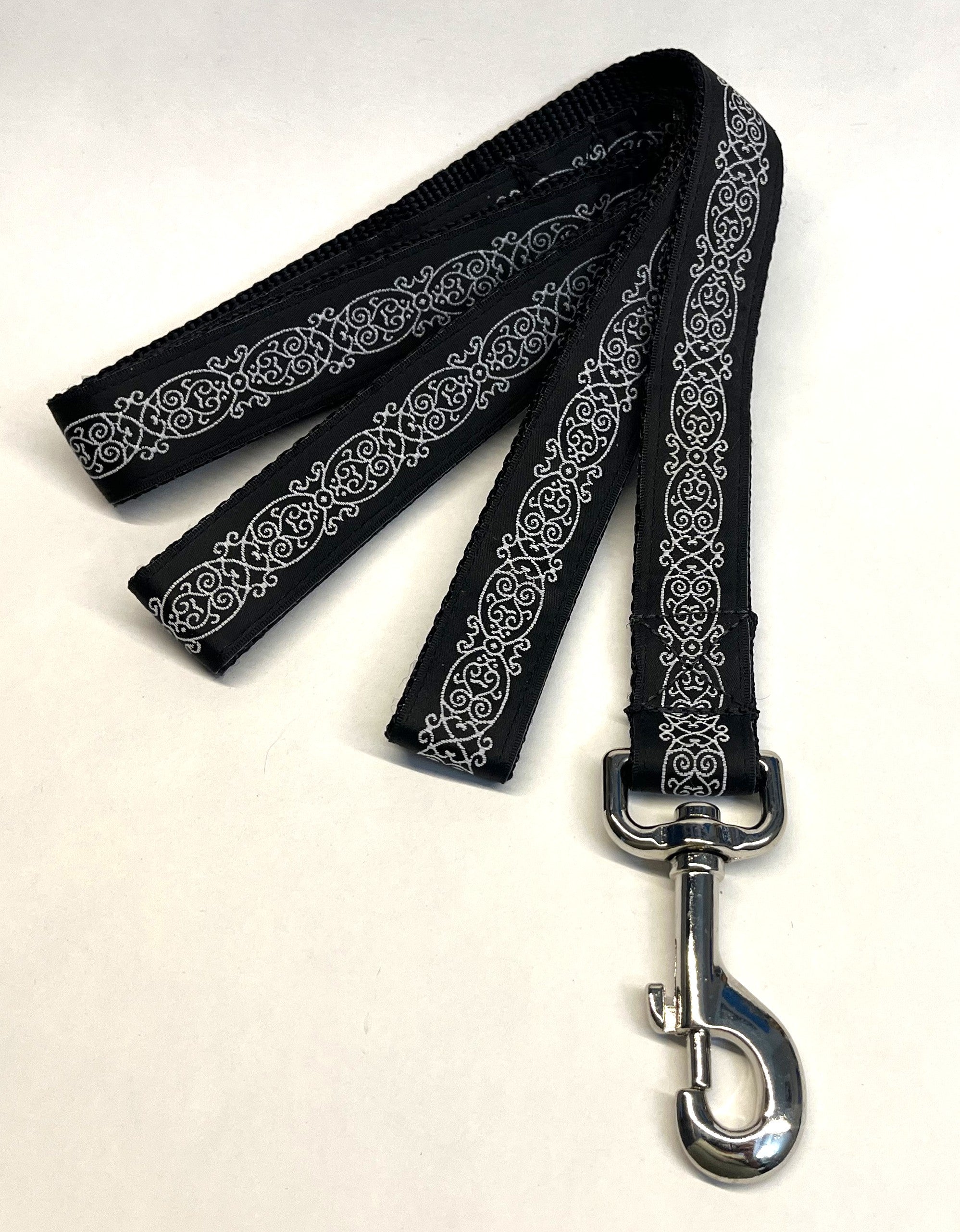 Black with Silver Oval Design Dog Leash 1in