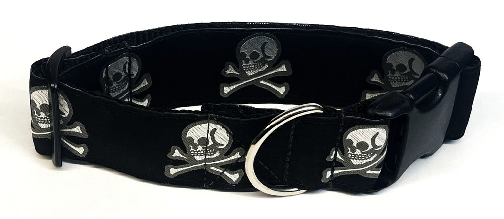 Black with Silver Skull and Crossbones Dog Collar 1 1/2 in