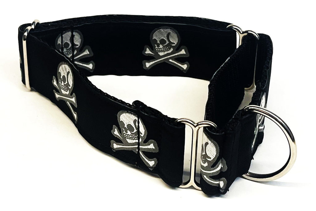 Black with Silver Skull and Crossbones Martingale Collar 1 1/2 in