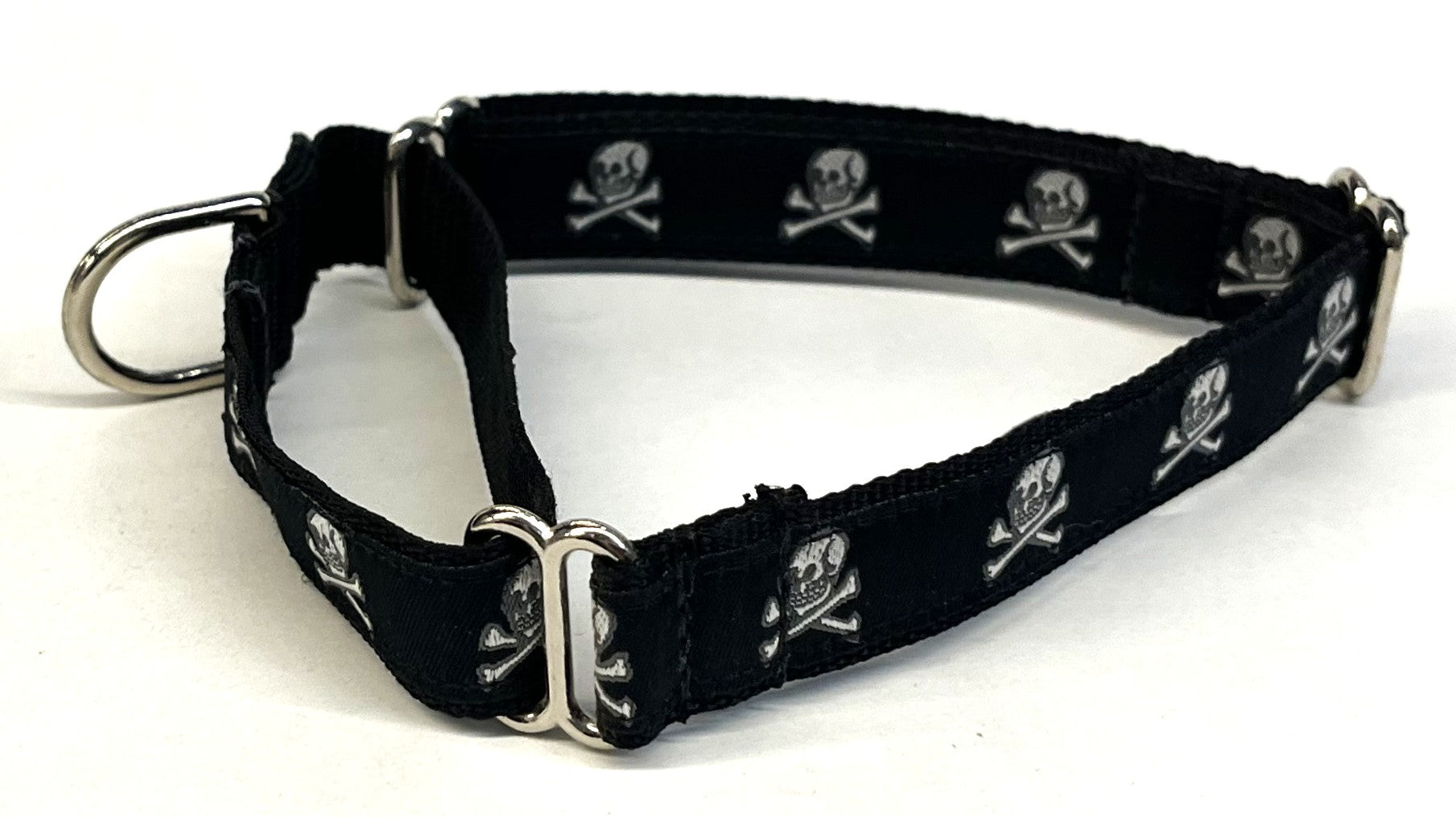 Black with Skull and Crossbones Martingale Collar 3/4