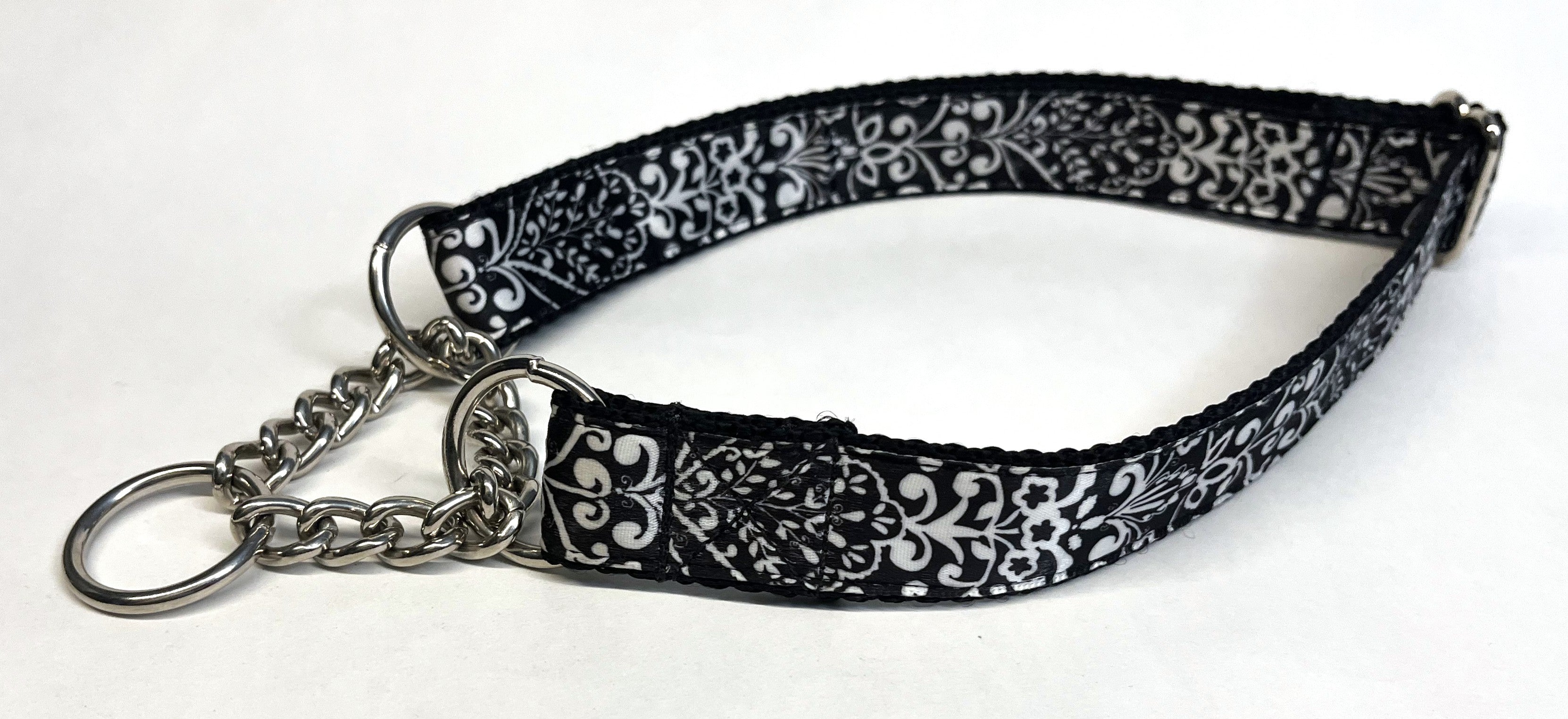 Black with White Leaf Pattern Chain Martingale Collar 1in