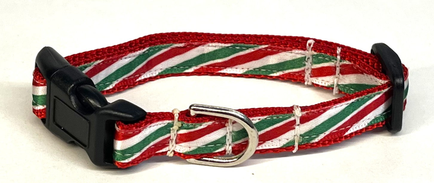 Green, Red, White Diagonal Stripe Dog Collar 1/2
