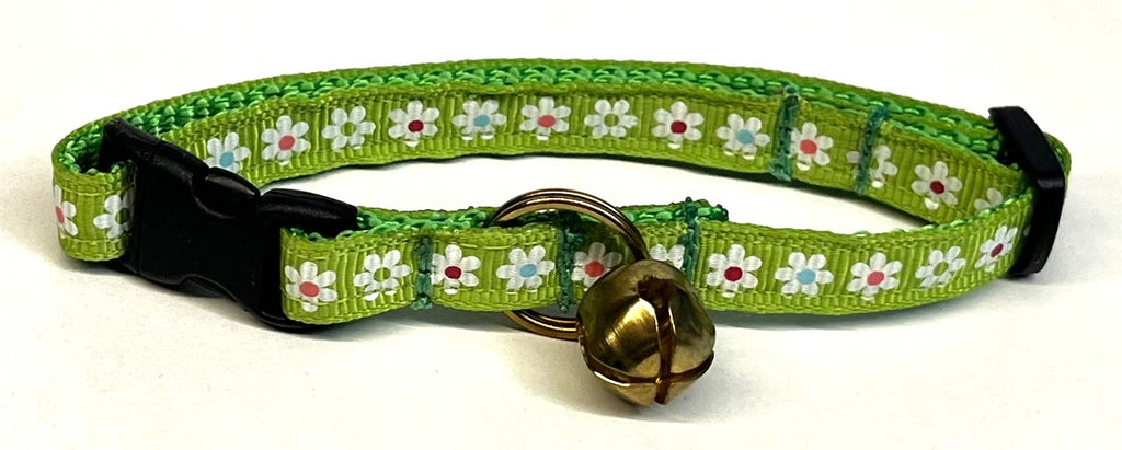 Green with White Daisy Flowers Cat Collar