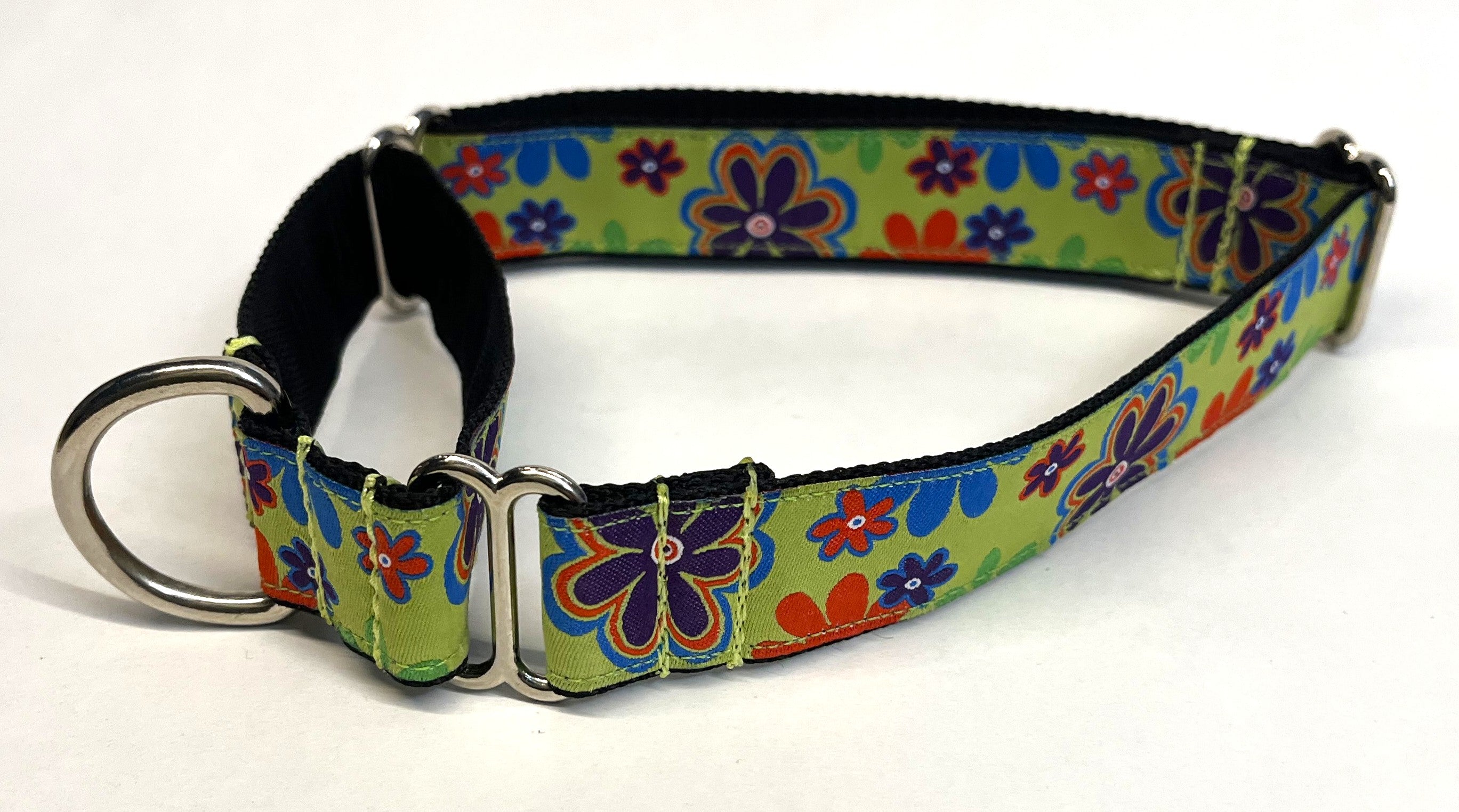 Green with 70s Flowers Martingale Collar 1in