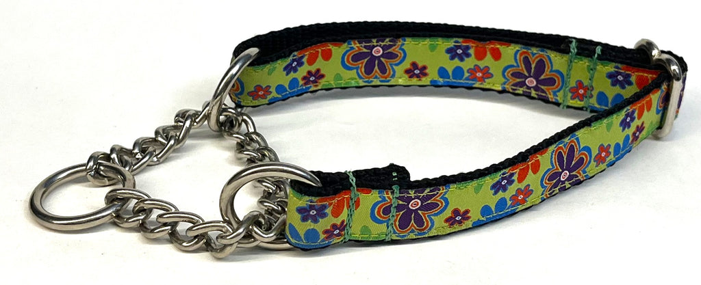 Green with 70s Flowers Chain Martingale Collar 3/4