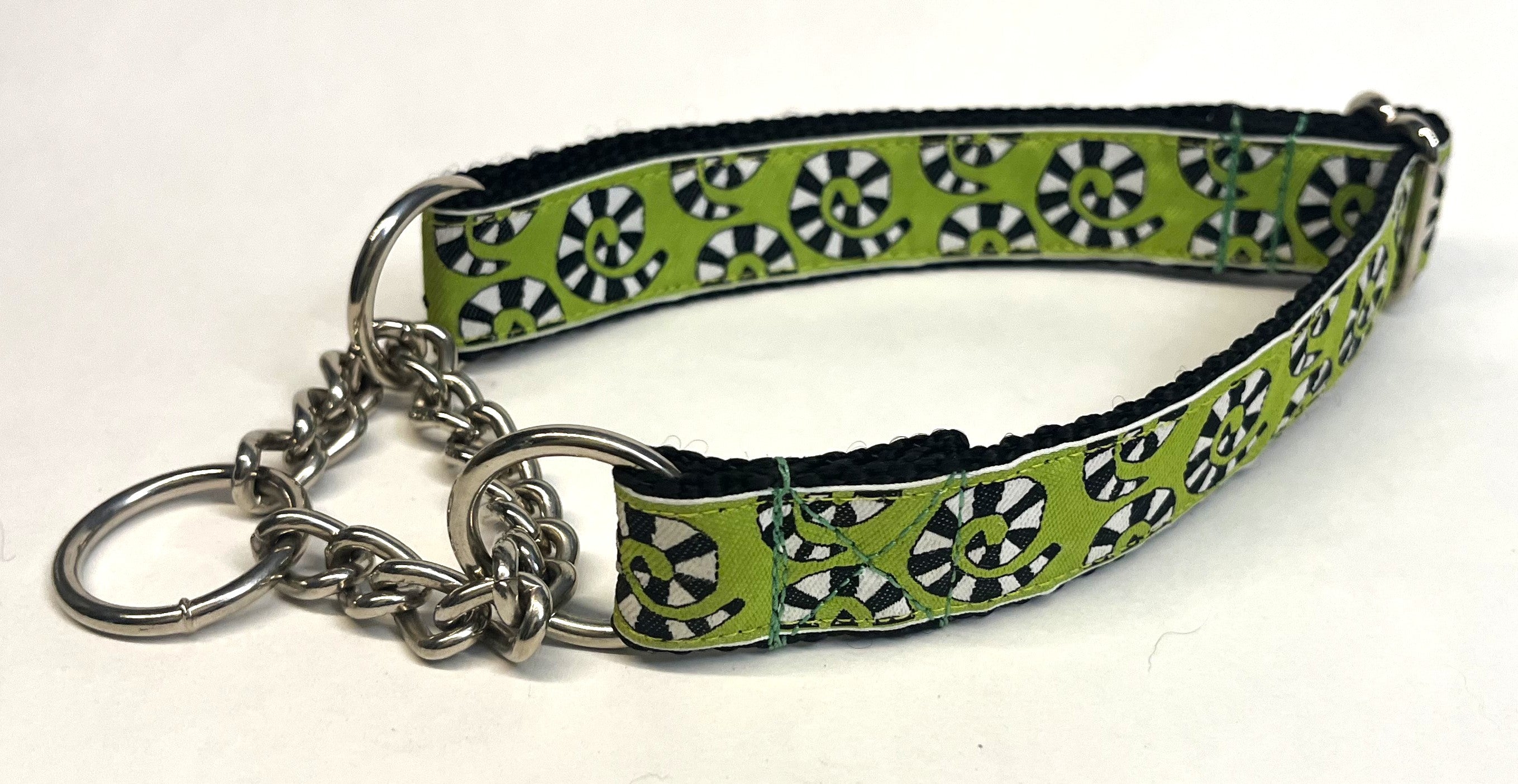 Green with Black and White Swirls Chain Martingale Collar 1in