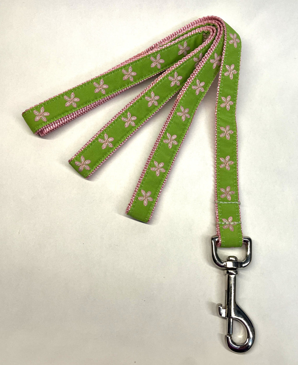 Green with Light Pink Flowers Dog Leash 3/4