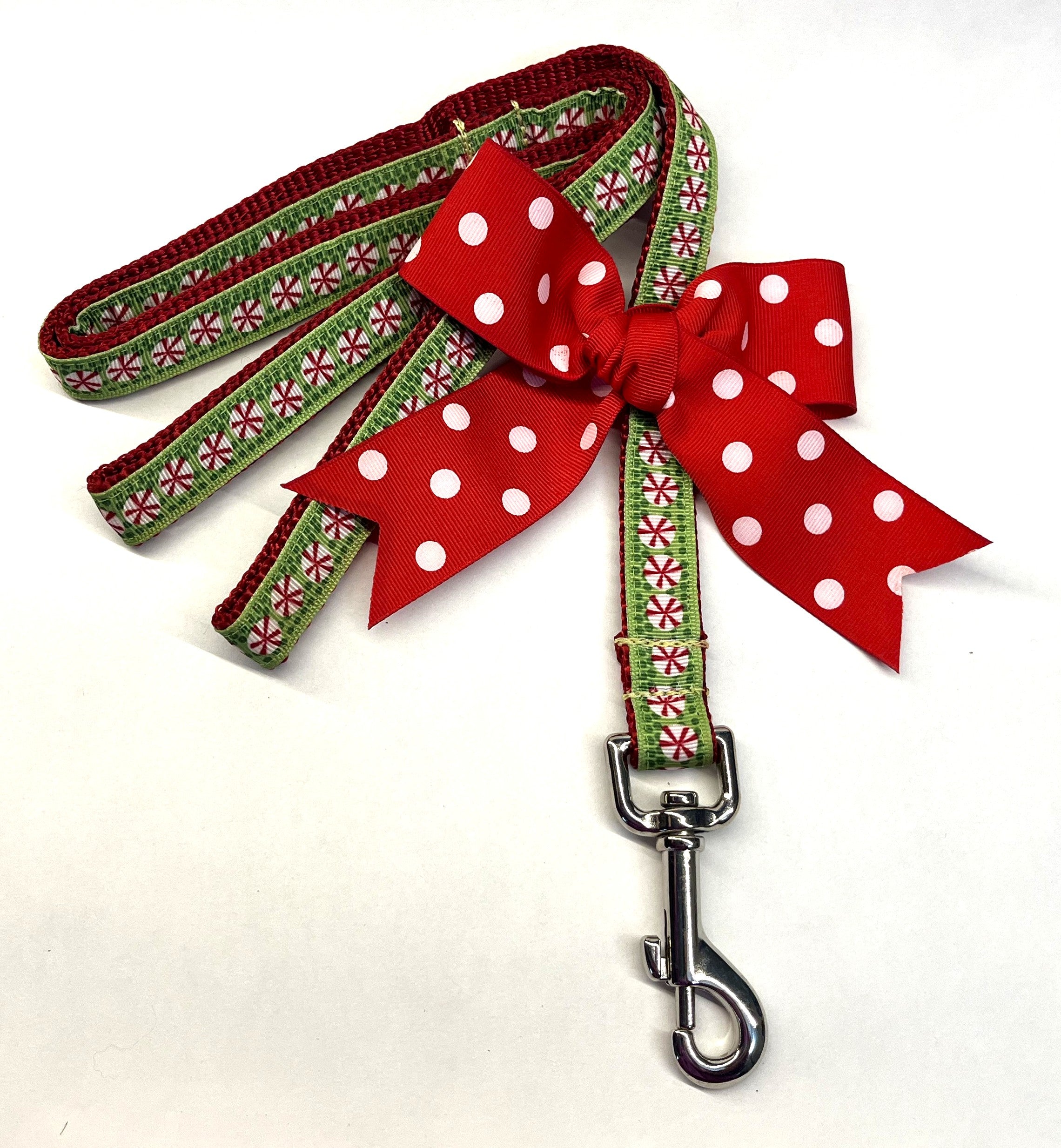 Green with Peppermint Candy Dog Leash 3/4