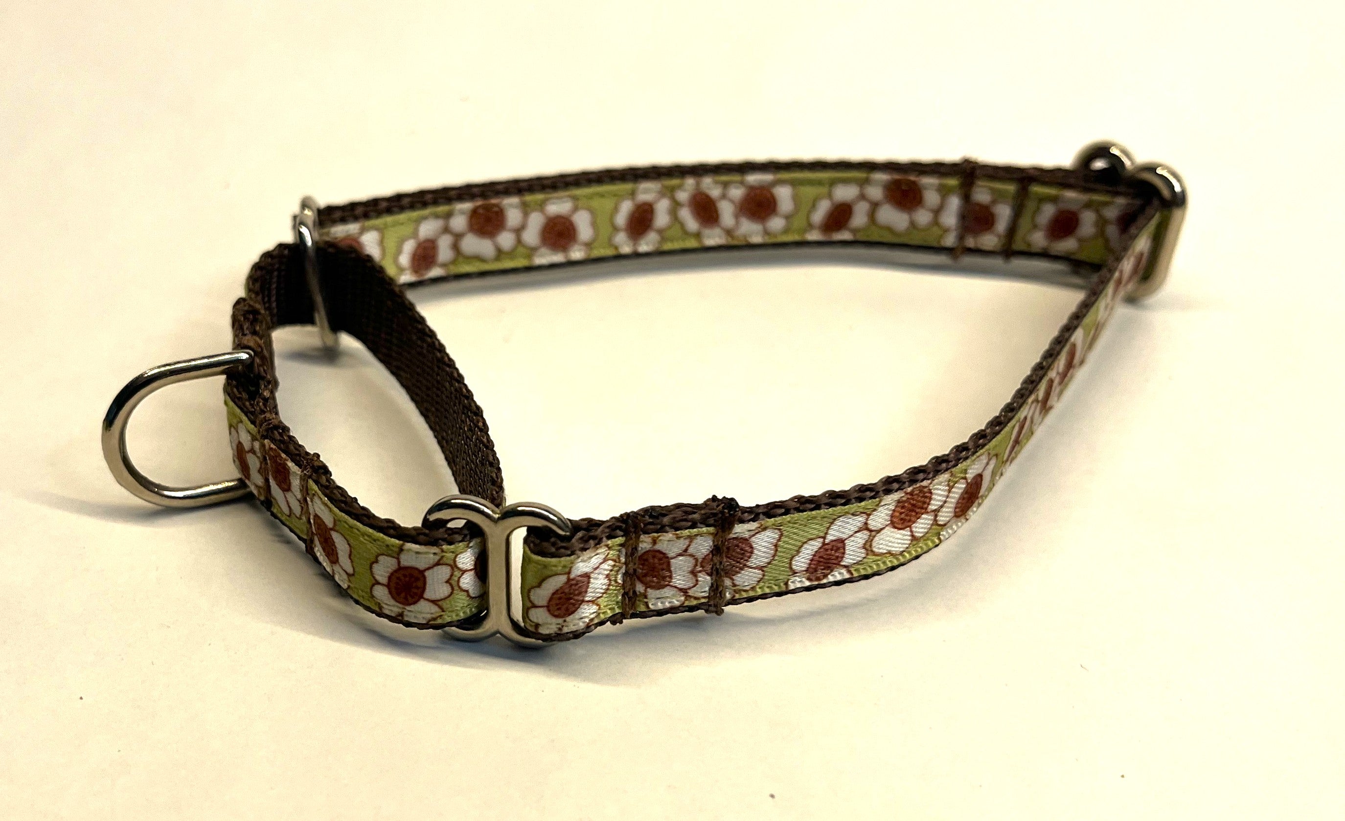 Green with White and Brown Flowers Martingale Collar 1/2