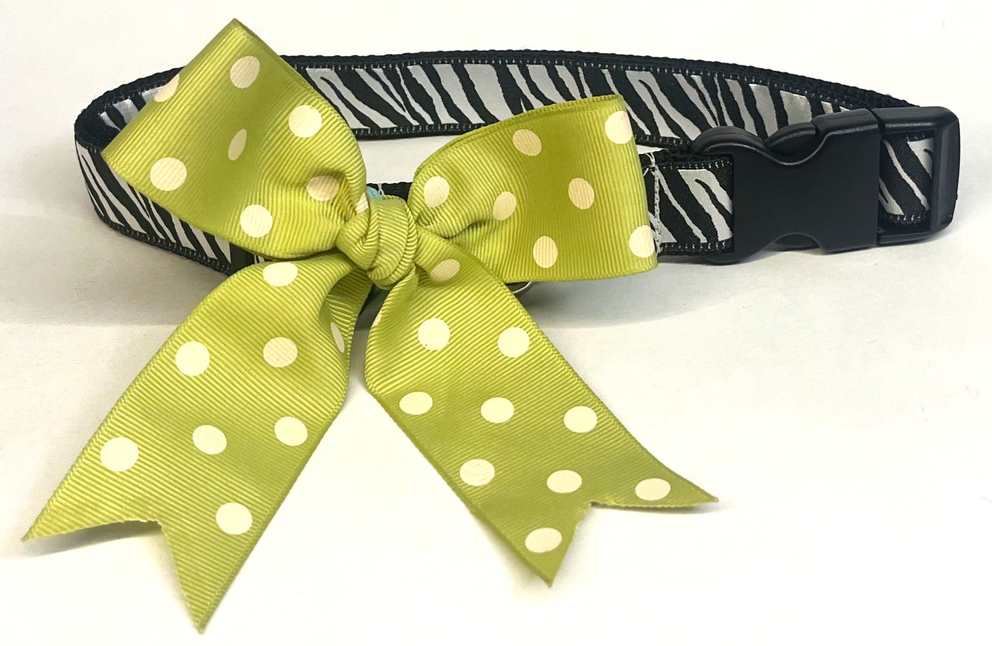 Light Green with White Dots Bow