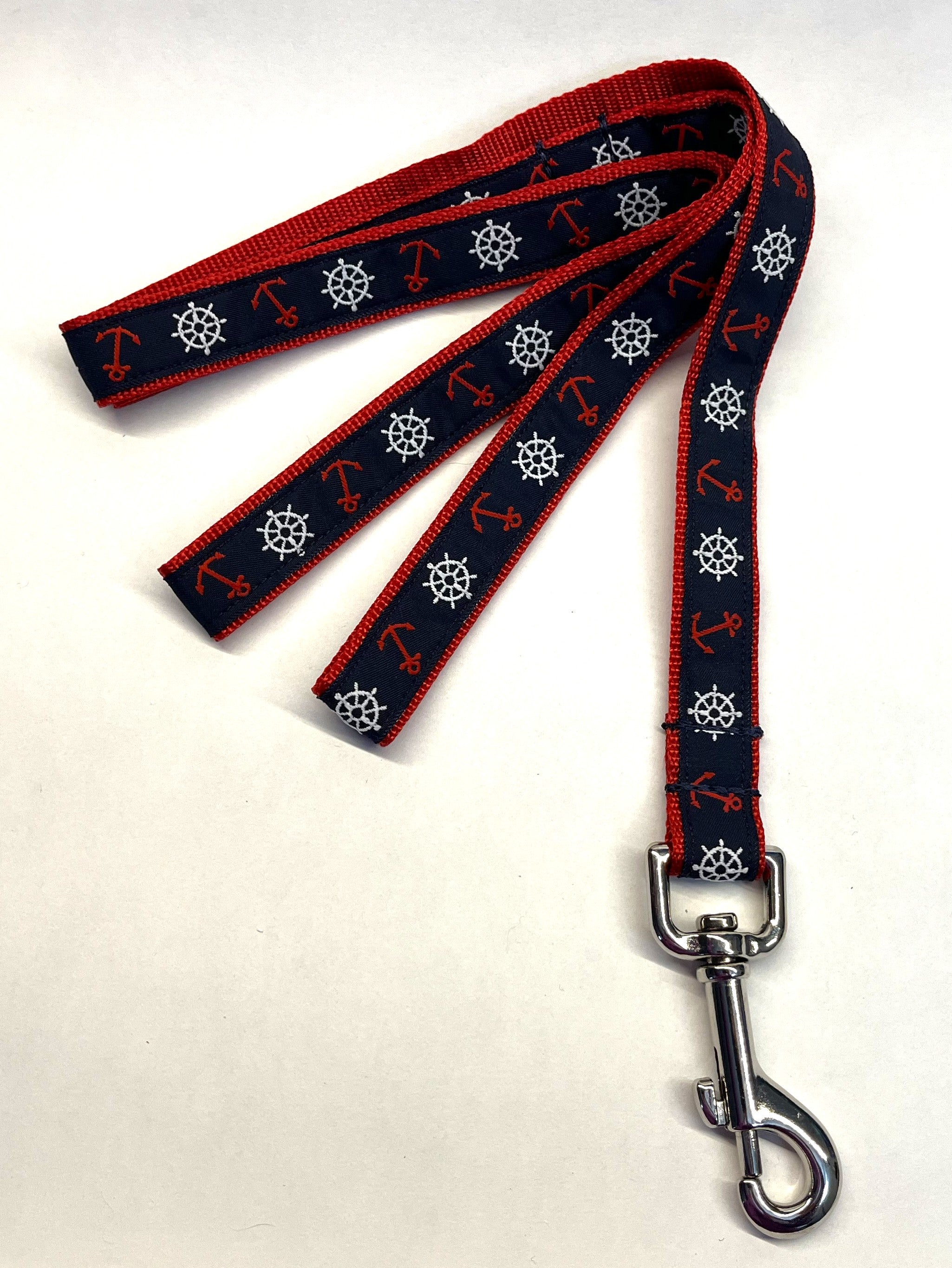 Navy Blue with Red Anchors and White Wheels Dog Leash 3/4