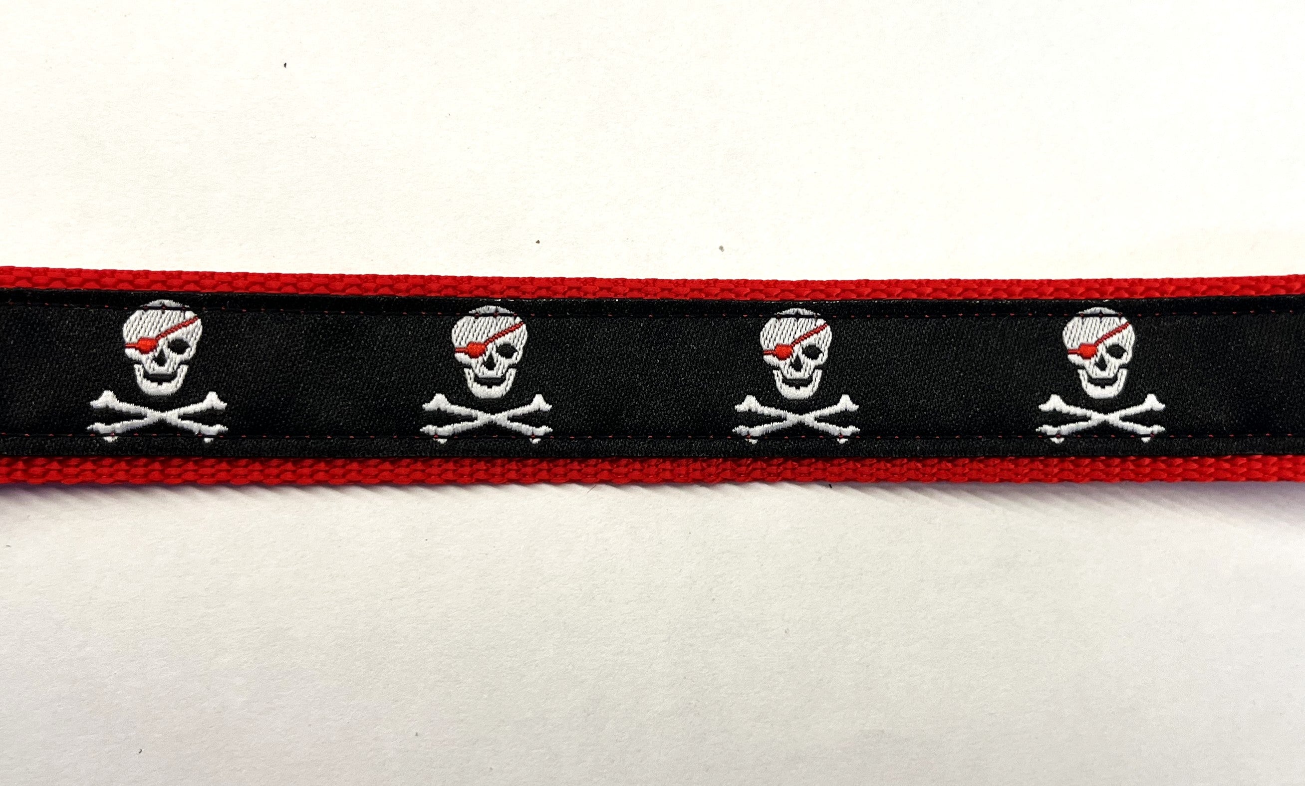 Pirate Skull and Cross Bones Martingale Collar 3/4