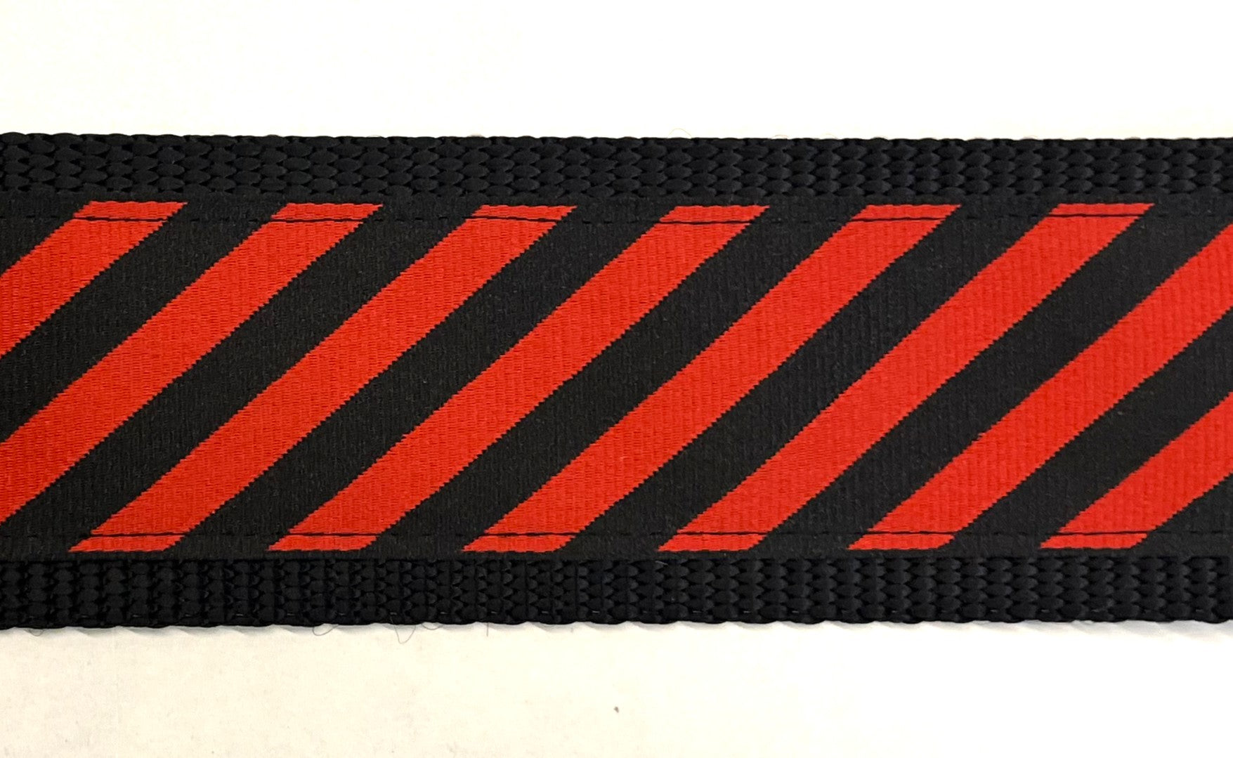 Red and Black Diagonal Stripes Martingale Collar 2in