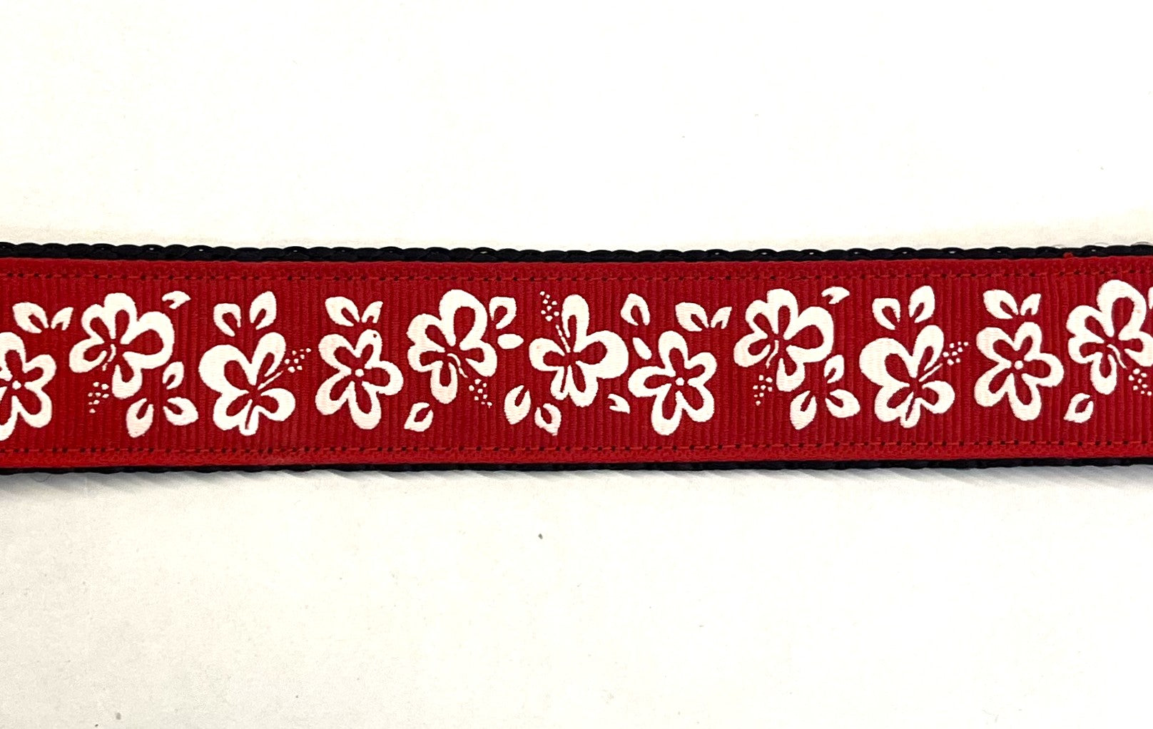 Red with White Hawaiian Flowers Dog Leash 1in