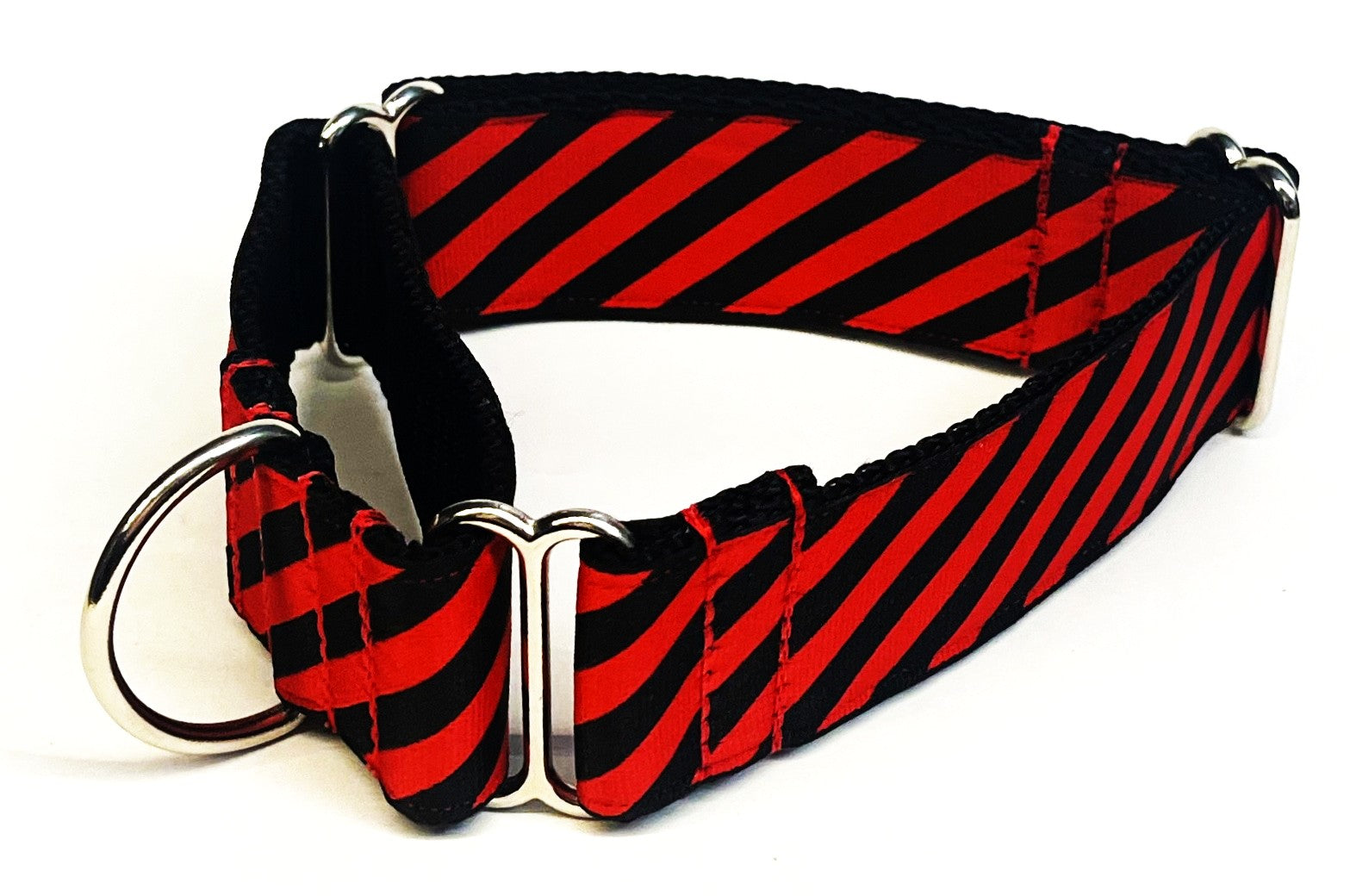 Red and Black Diagonal Stripe Martingale Collar 1 1/2 in