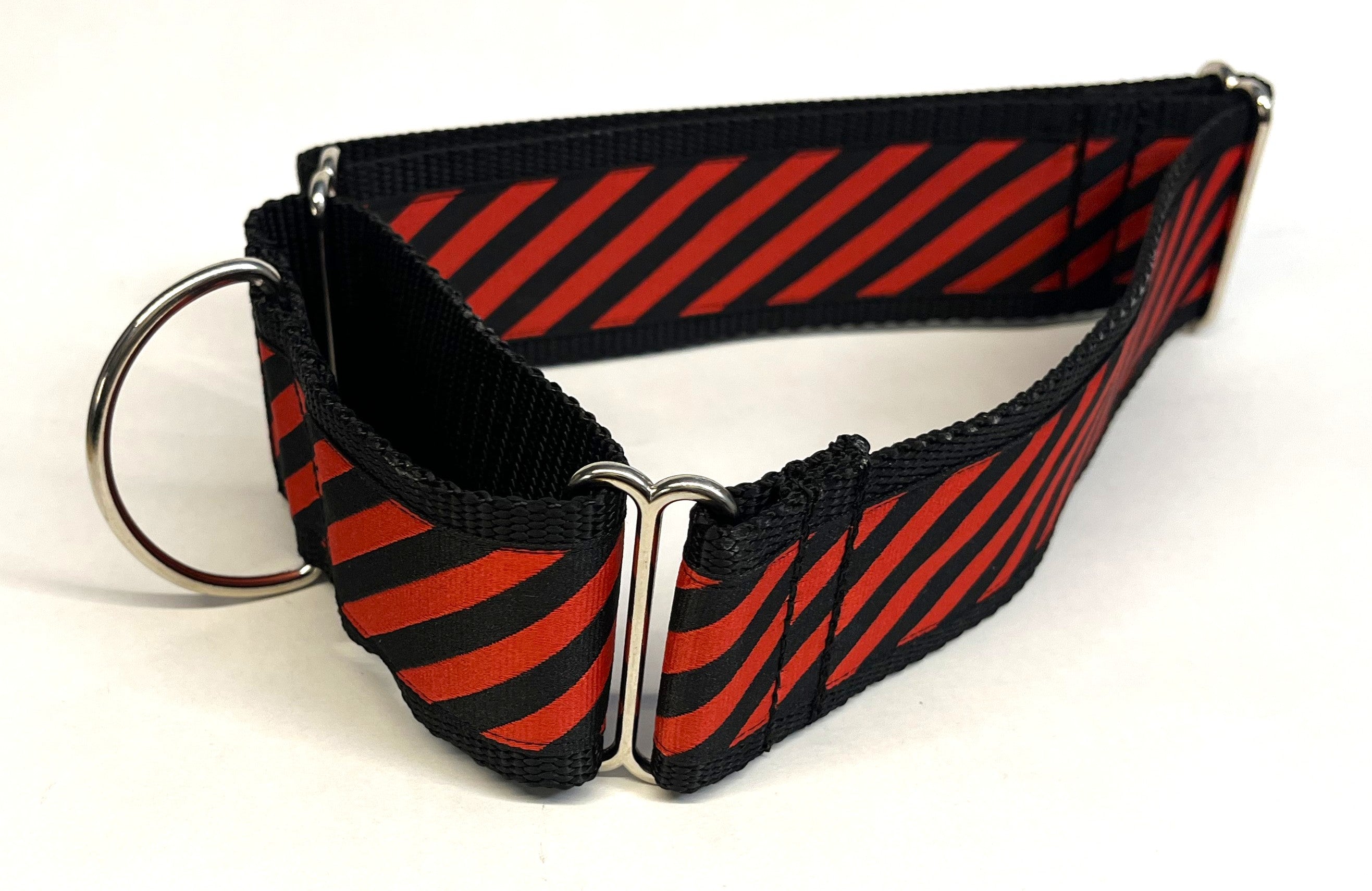 Red and Black Diagonal Stripes Martingale Collar 2in