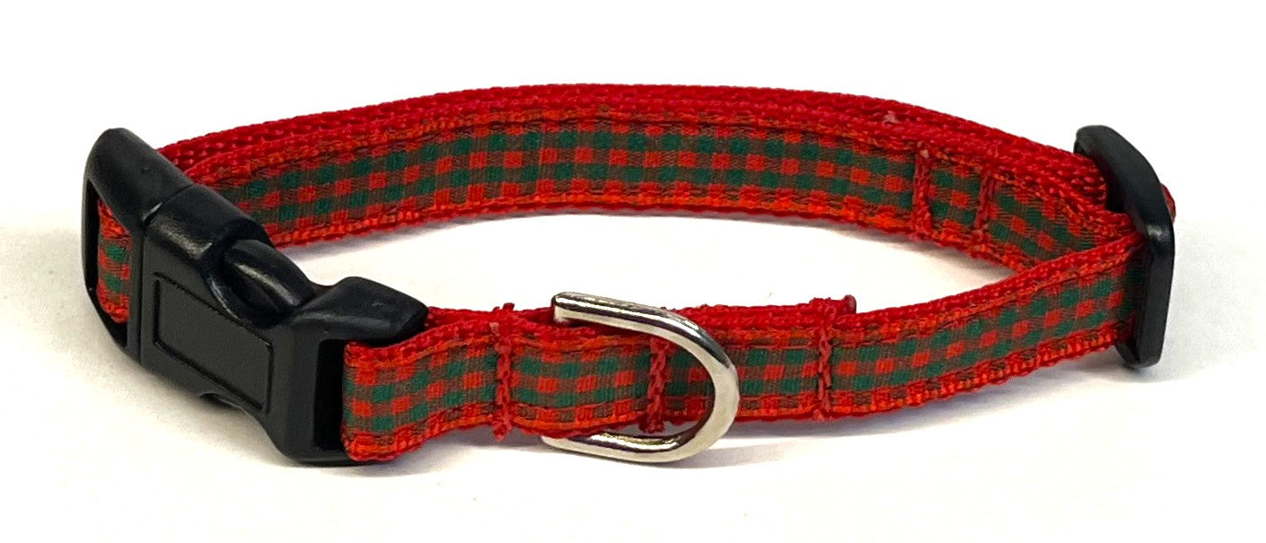 Red & Green Plaid Dog Collar 1/2