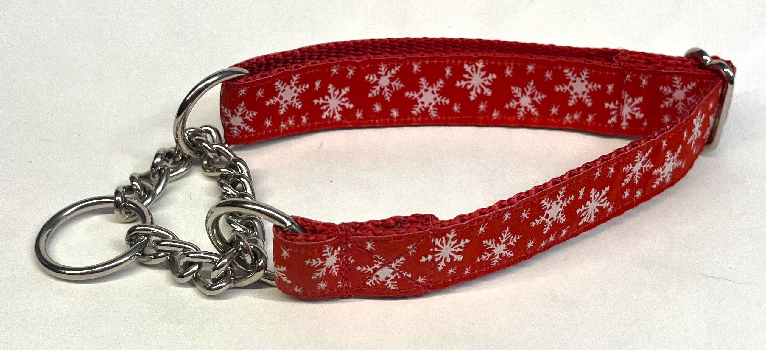Red with White Snowflakes Chain Martingale Collar 1in