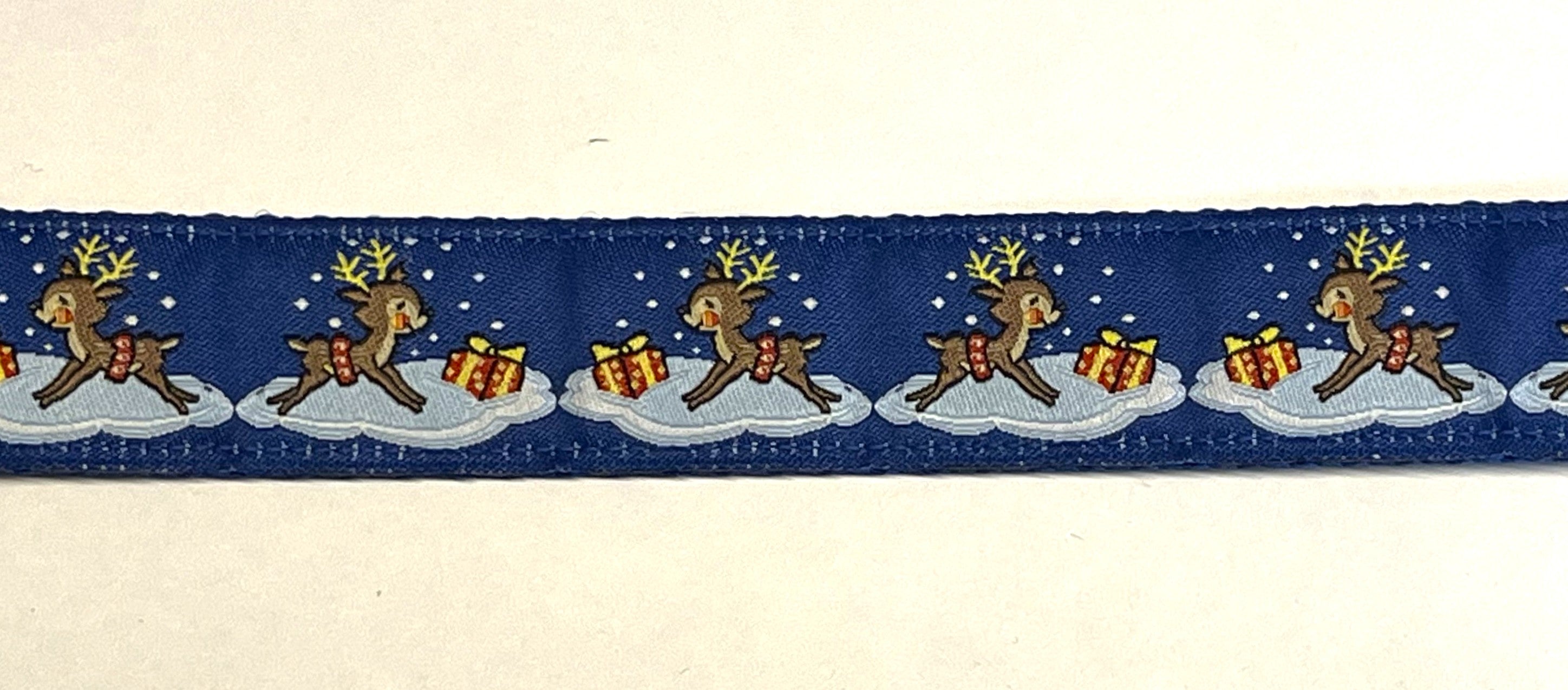 Reindeer and Presents Dog Leash 1in