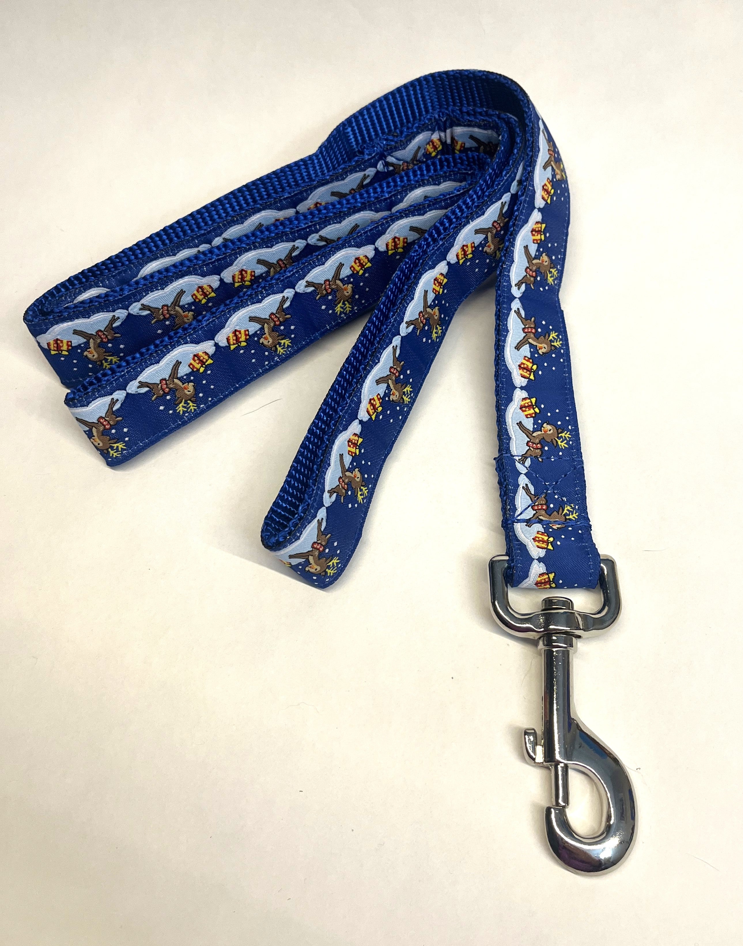 Reindeer and Presents Dog Leash 1in