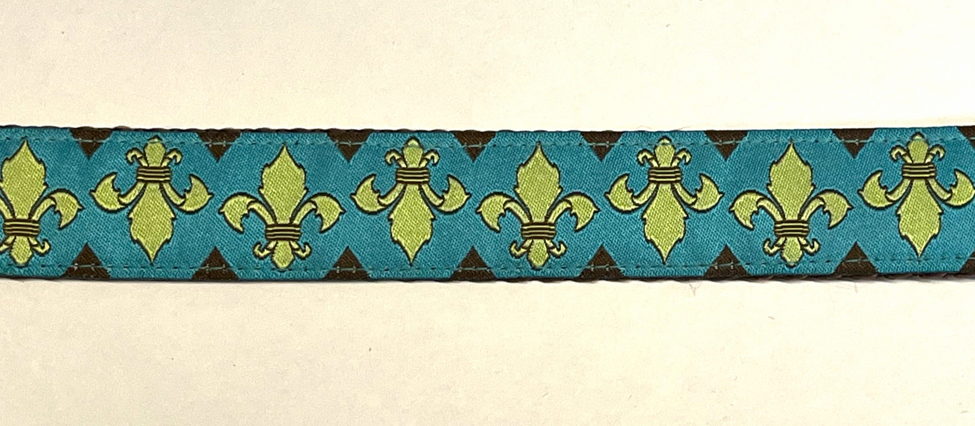 Turquoise with Green Fleur De Lis Chain Martingale Collar 1in