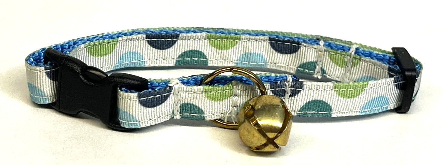 White with Blue, Green, Teal, and Navy Half Circles Cat Collar