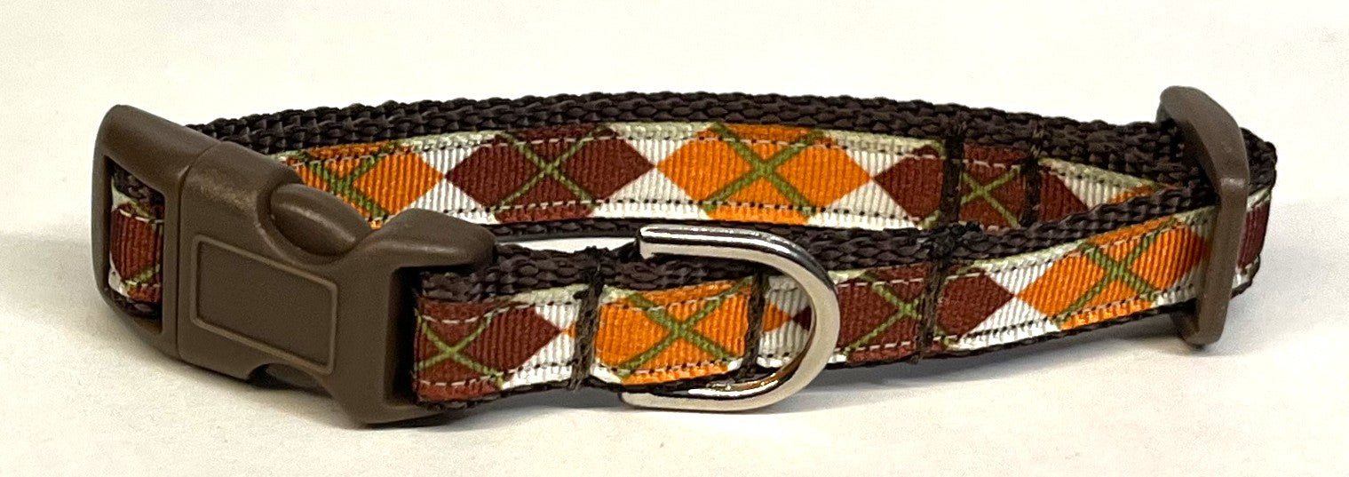 White with Orange, Burgundy, and Olive Green Argyle Dog Collar 1/2
