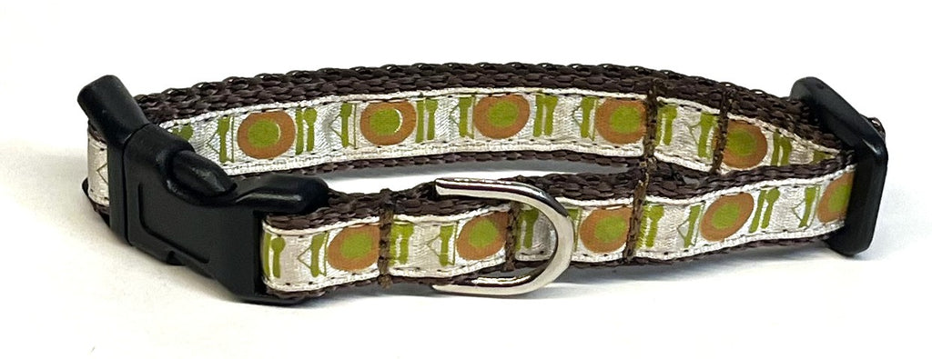 White with Table Setting Dog Collar 1/2
